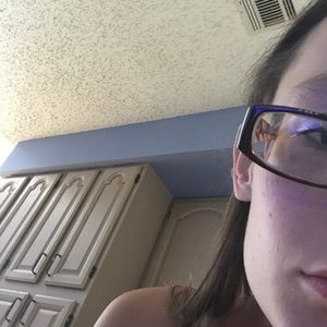 Meet your Posher, Courtney